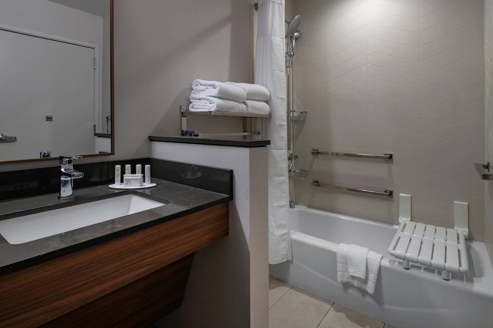 Fairfield Inn & Suites by Marriott Klamath Falls - photo 22