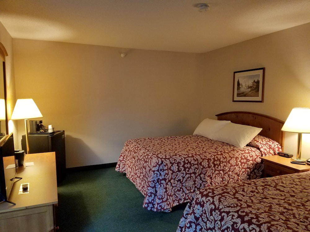 Commodores Inn - photo 8