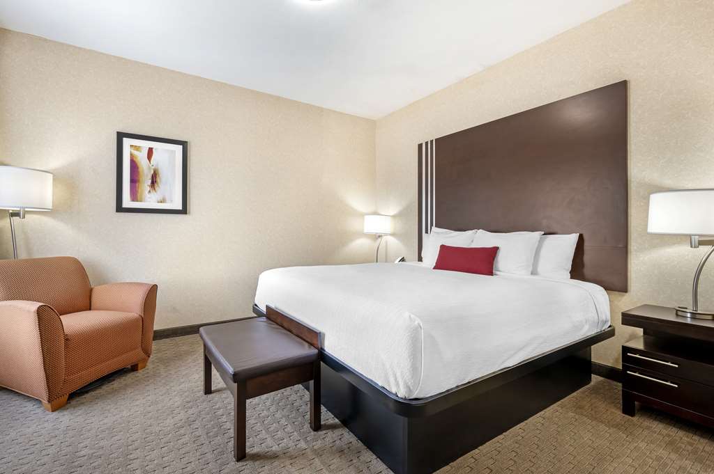 Best Western Plus Howe Inn - photo 21