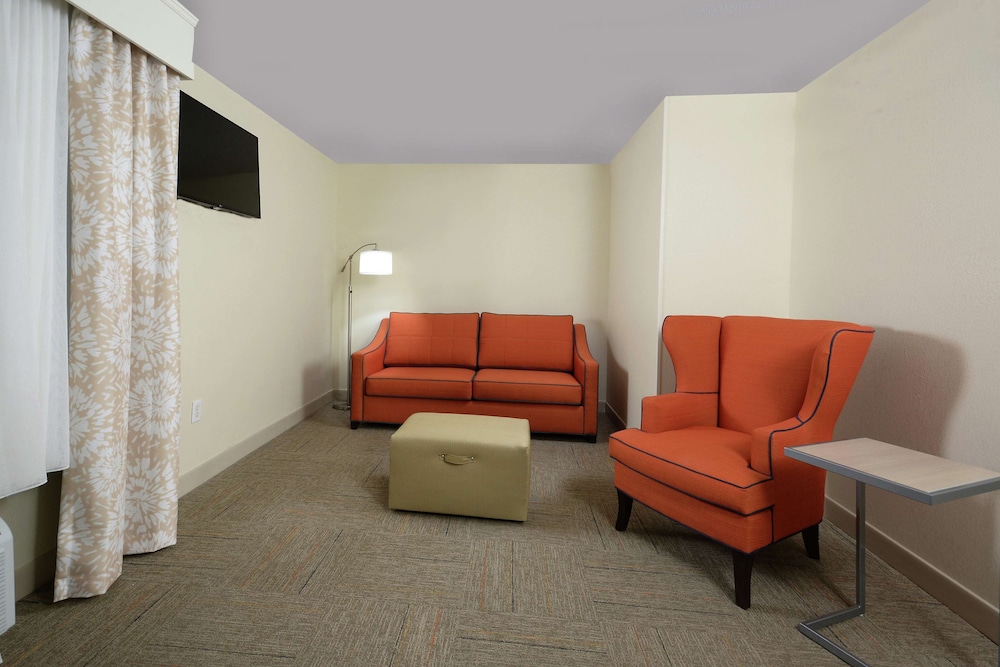 Hampton Inn High Point - photo 18