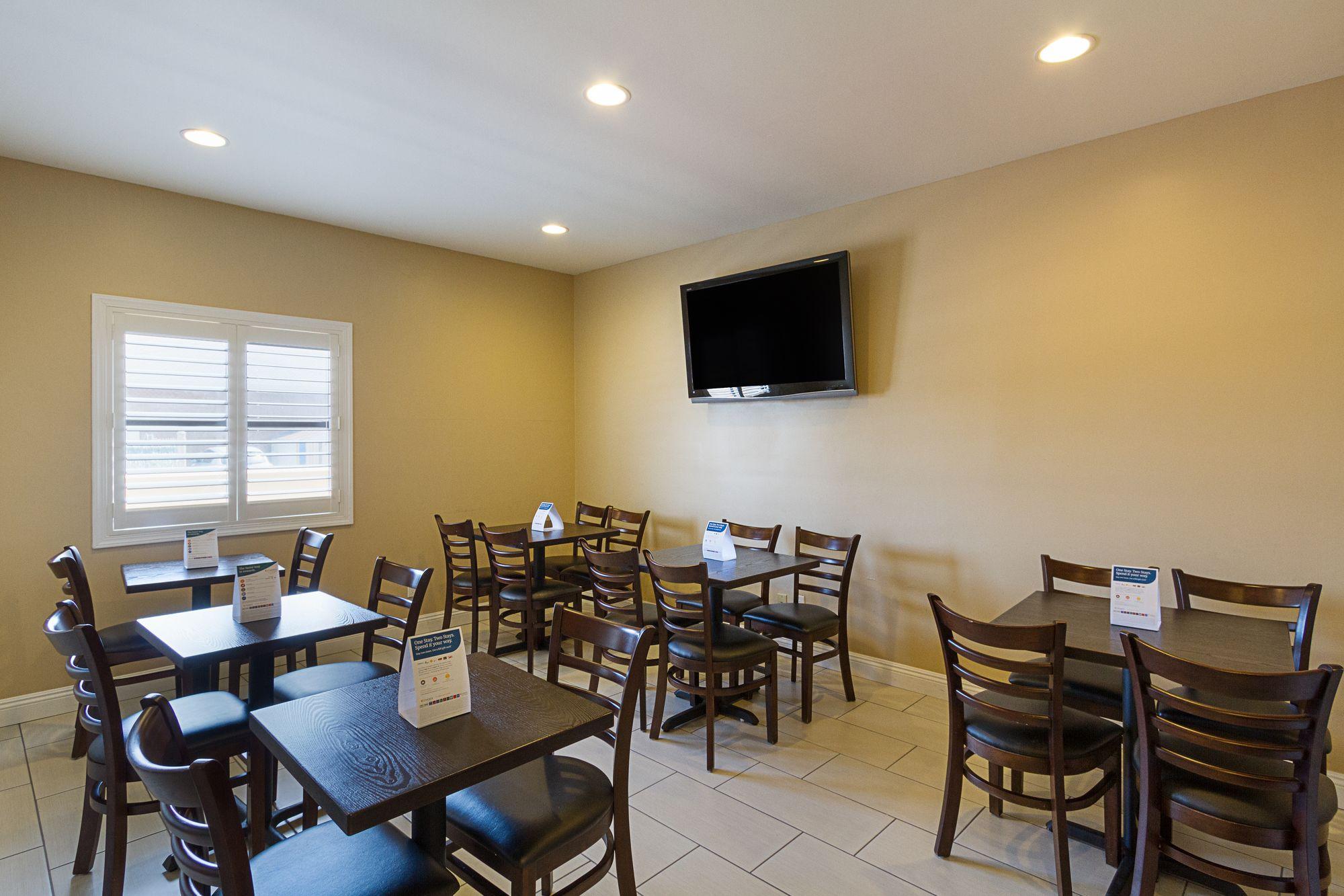 Quality Inn & Suites Huntington Beach Fountain Valley - photo 11