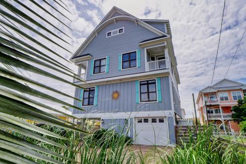 Wave Break by Sea Scape Properties — 4-Star Luxury Hotel in Carolina Beach, United States