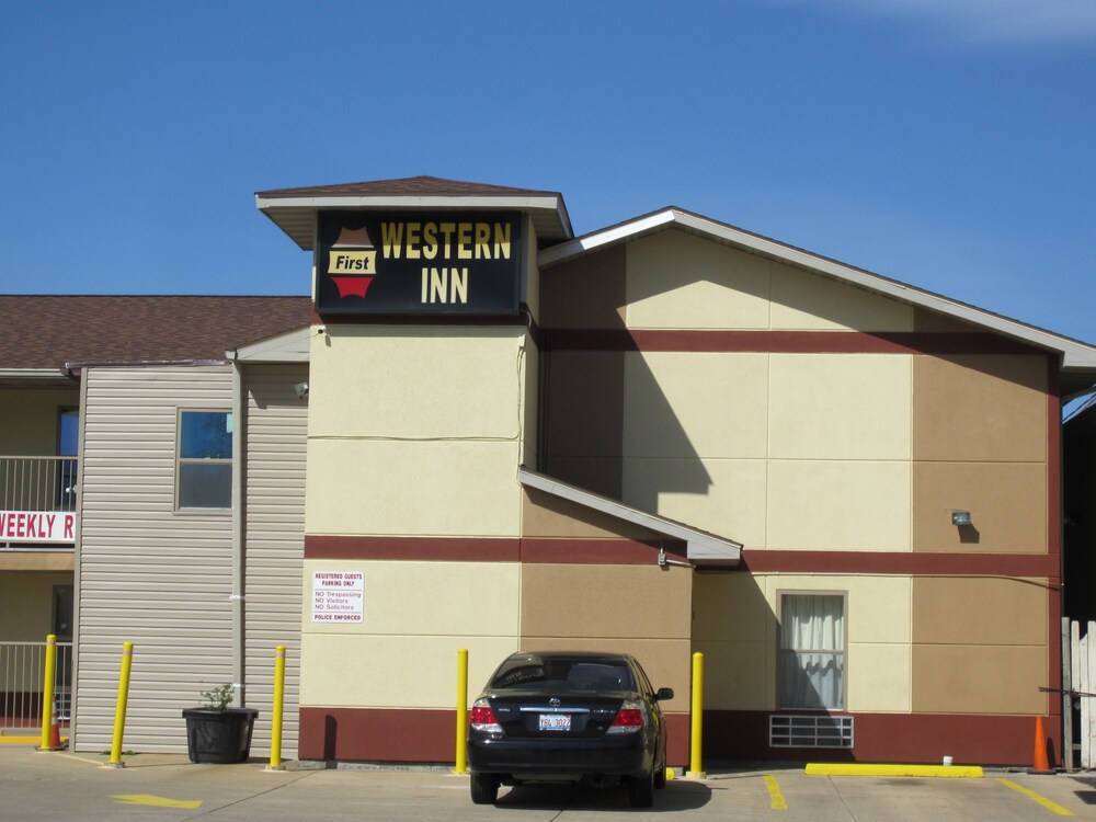 First Western Inn - photo 43