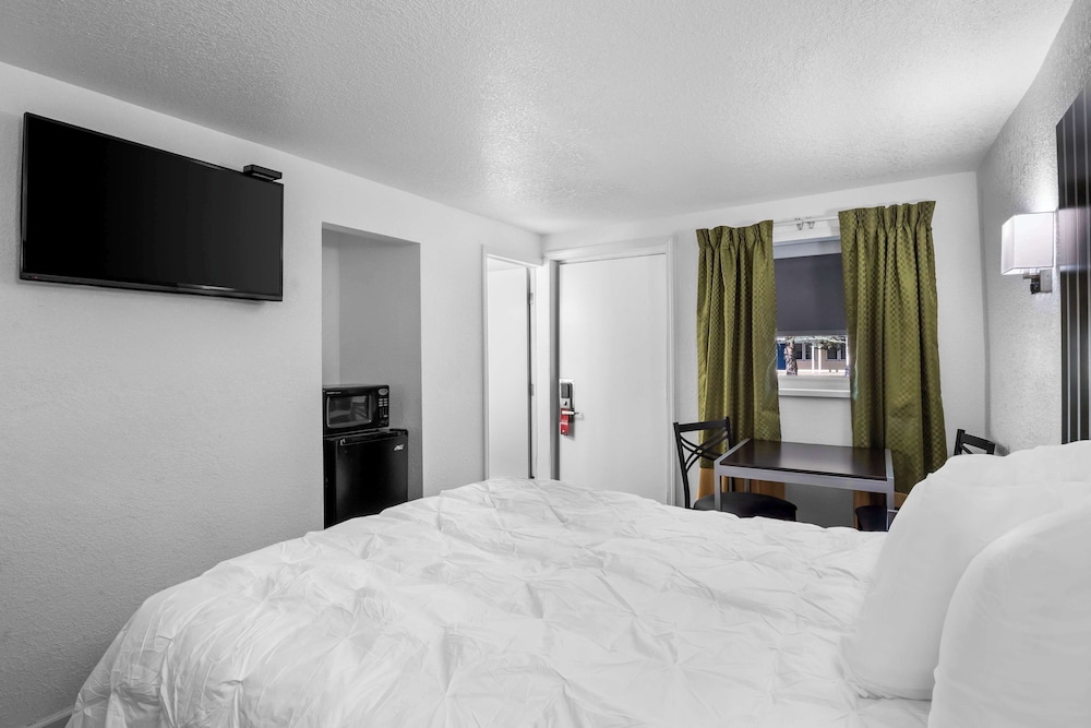 Americas Best Value Inn Jonesville Hillsdale - photo 15