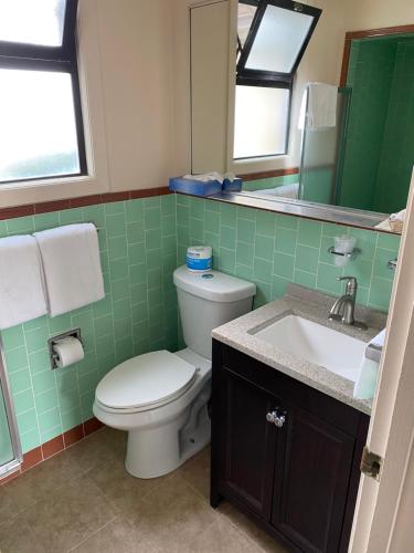 Sea Breeze Motel - photo 25