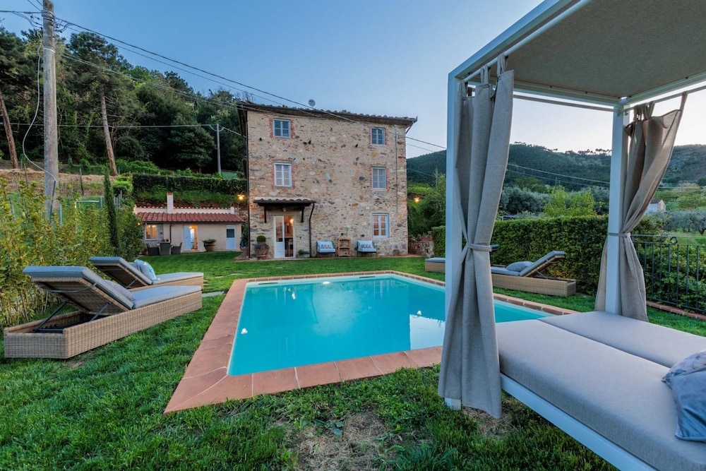 Villa Aperitivo In Pieve di Compito — 4-Star Luxury Hotel in Capannori, Italy