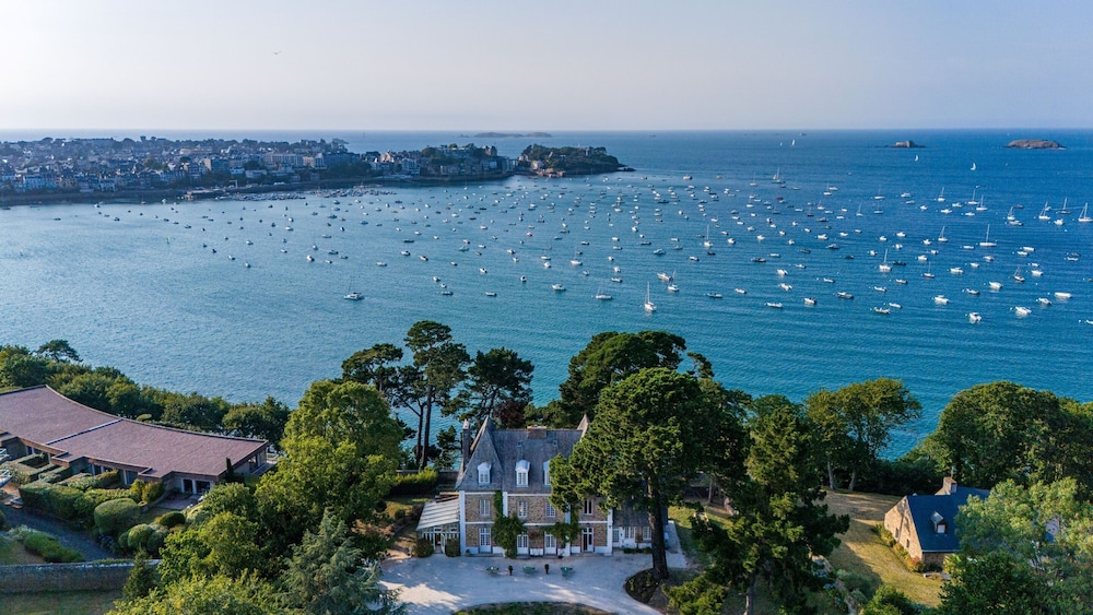 Villa Haute Guais — 5-Star Luxury Hotel in Dinard, France