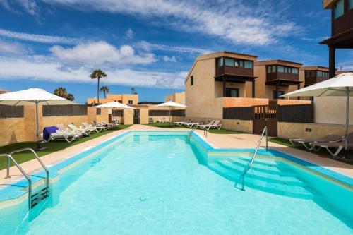 Sunset Beach 4 Bedroom Villa 200m to Beach Fast WIFI — 4-Star Luxury Hotel in Corralejo, Spain