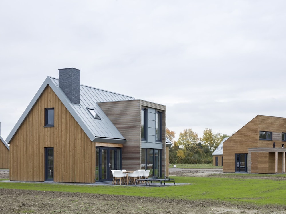 Modern Villa With 3 Bathrooms Located Close to Lake Veere — 4-Star Luxury Hotel in Kamperland, Netherlands