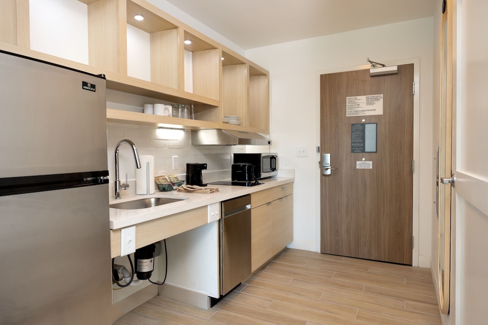 TownePlace Suites by Marriott Canton Riverstone Parkway - photo 18
