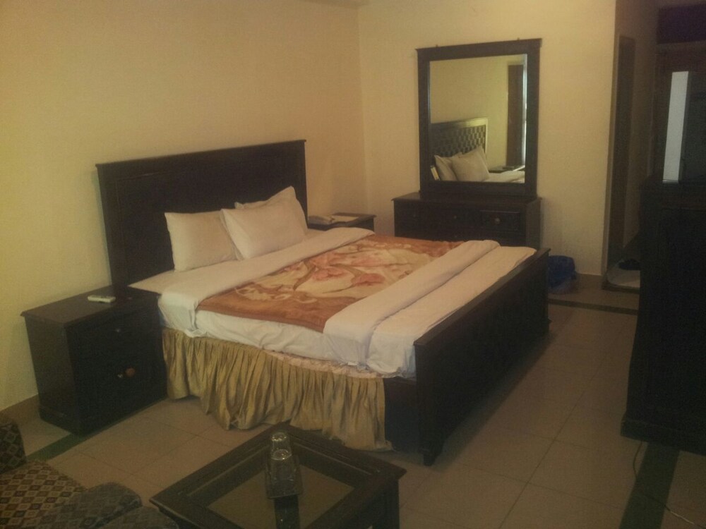 Hotel Move N Pick — Murree — photo 3