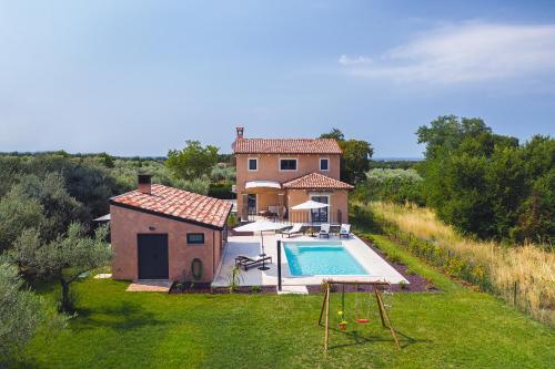 Azur in Marcana, Croatia