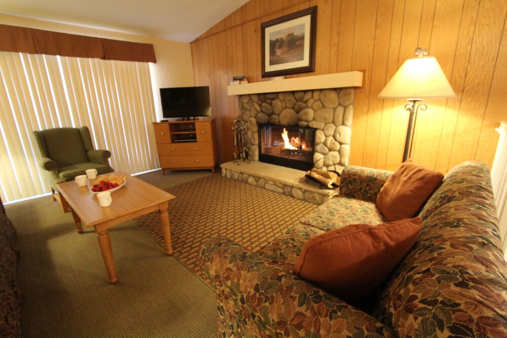 Lake Arrowhead Chalets a VRI resort - photo 11