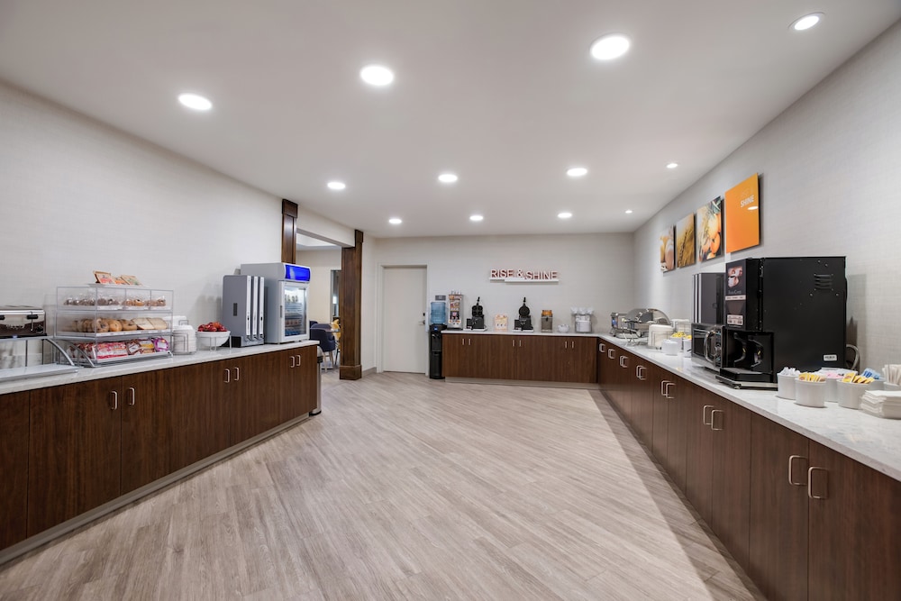 Comfort Inn & Suites Gaylord - photo 39