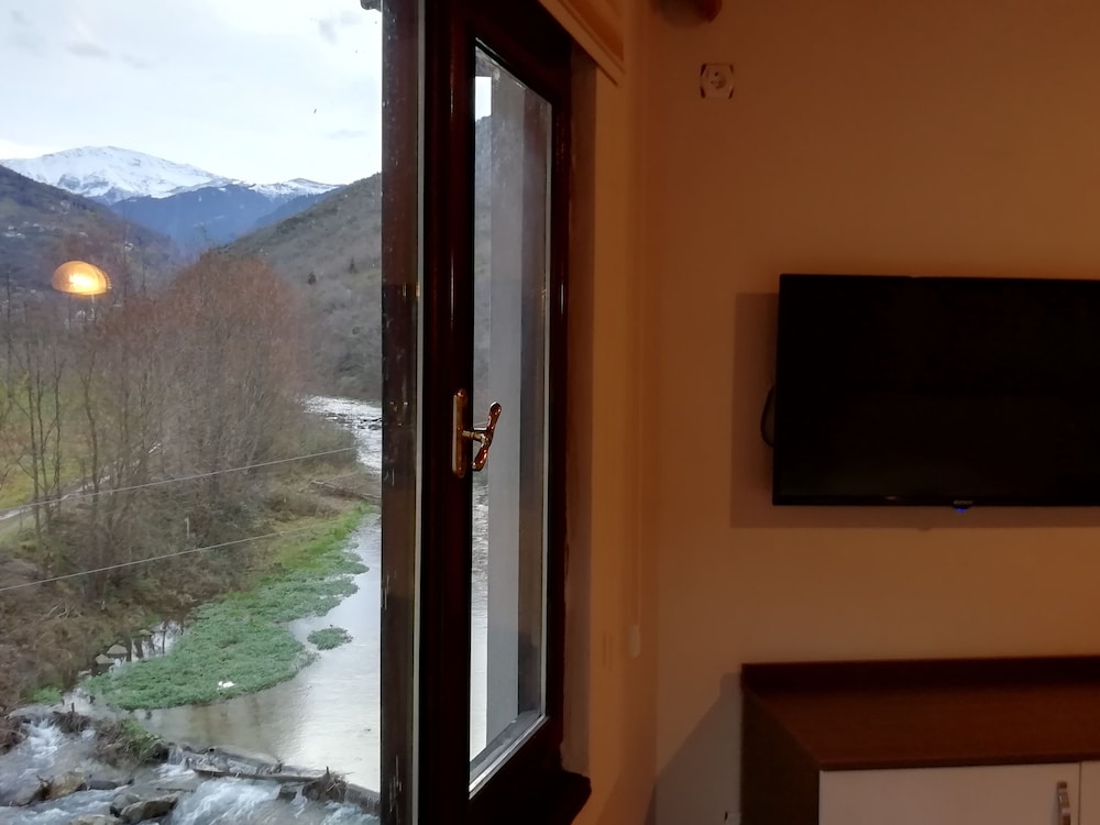 Seremet Dinlenme Tesisi in Macka, Turkey