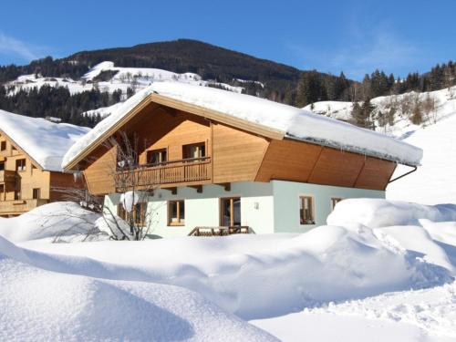 Chalet Peter — 4-Star Luxury Hotel in Viehhofen, Austria