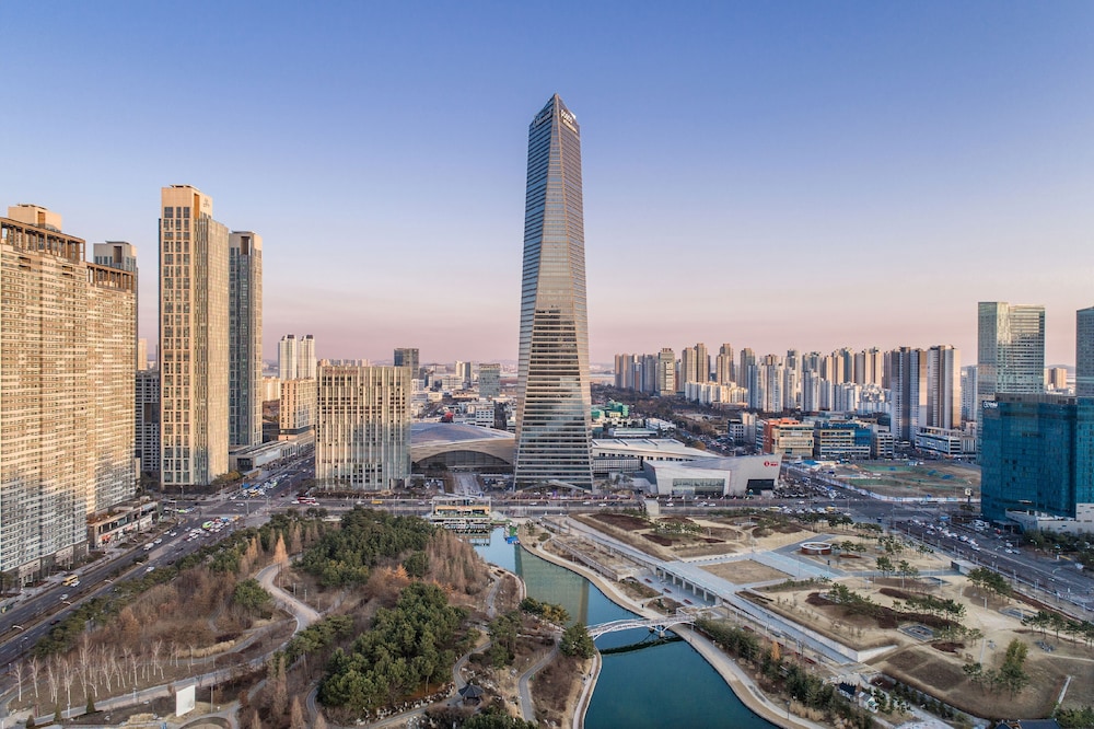 Oakwood Premier Incheon — 5-Star Luxury Hotel in Incheon, South Korea