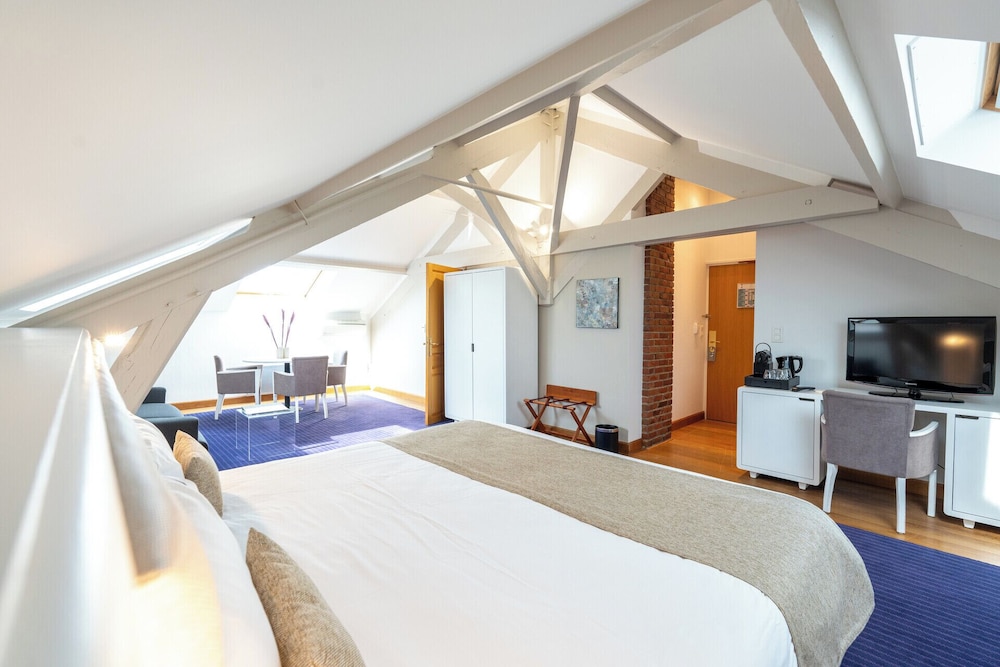 Hotel D'Angleterre - carbon neutral hotel in Chalons-En-Champagne