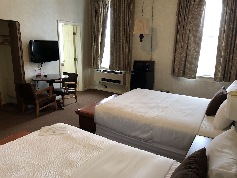 Stearns Hotel - photo 9