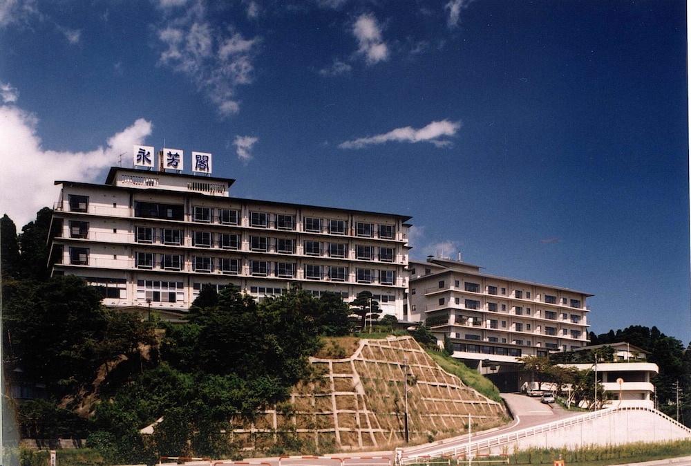 Himi Onsenkyo Uomeguri No Yado Eihokaku — Himi
