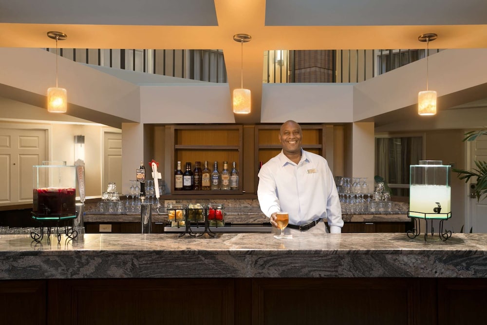 Embassy Suites by Hilton Cleveland Beachwood - photo 21
