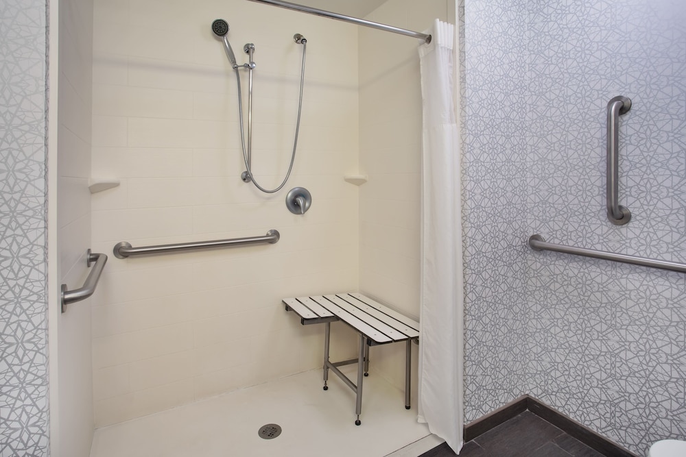 Hampton Inn & Suites Columbia Southeast Ft. Jackson - photo 19