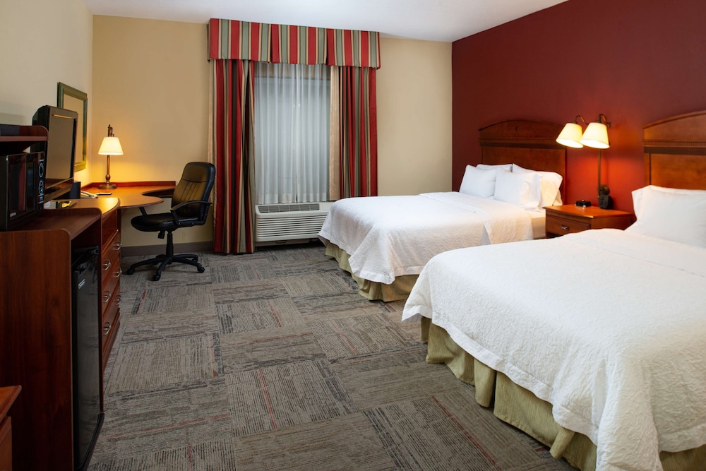 Hampton Inn Kansas City Northeast - photo 23