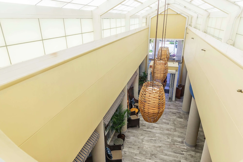 Hampton Inn Virginia Beach Oceanfront North - photo 3