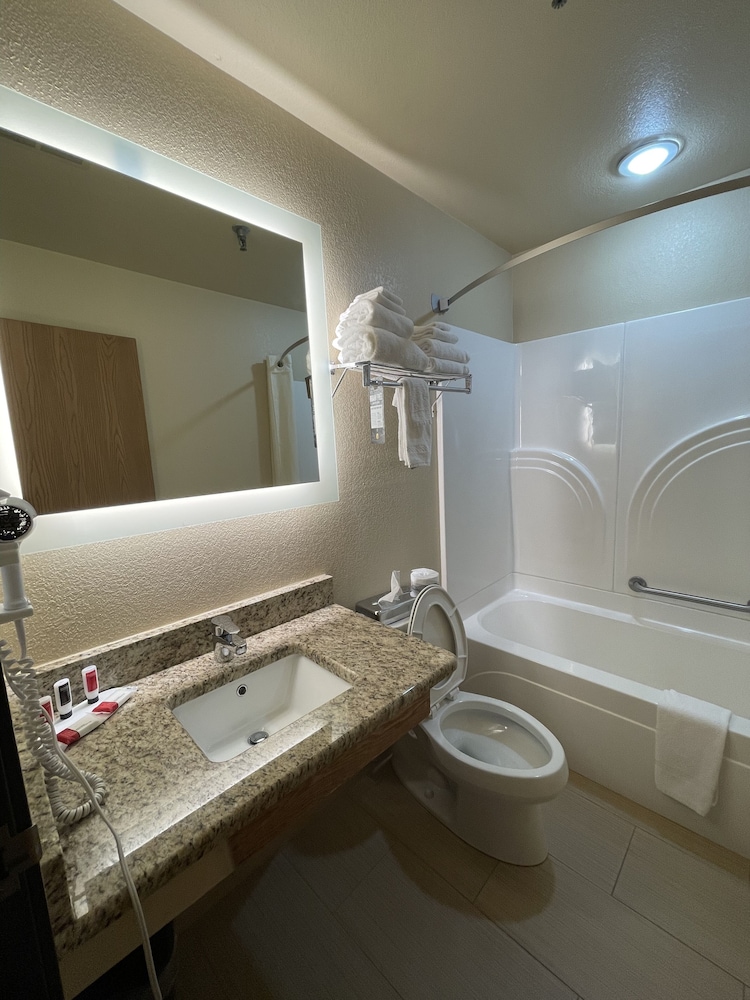 Super 8 by Wyndham Macon - photo 15