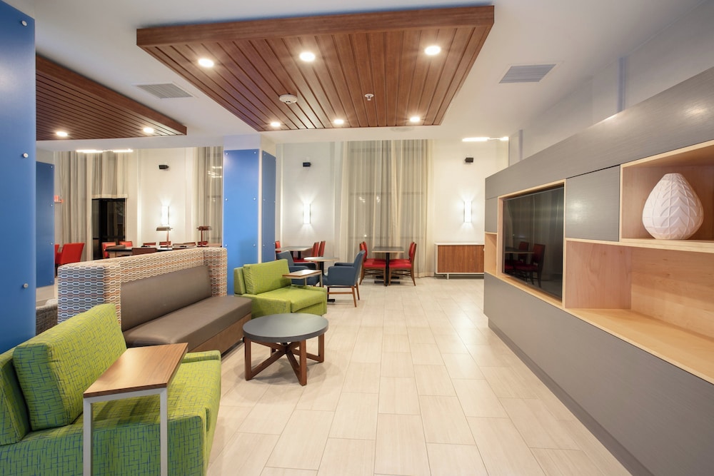 Holiday Inn Express & Suites Phoenix Glendale Sports Dist by IHG - photo 57
