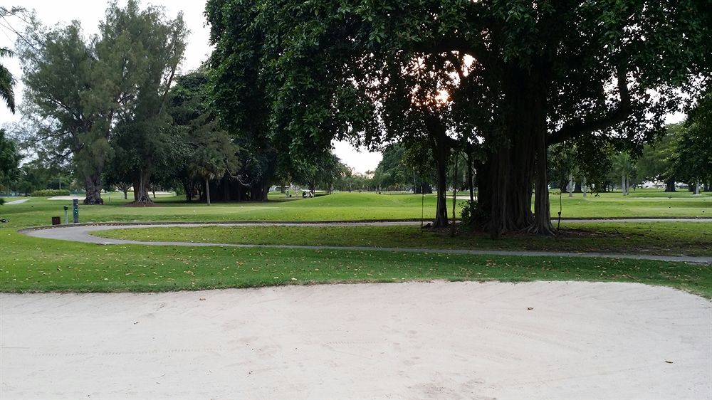 Hollywood Beach Golf Resort - photo 35