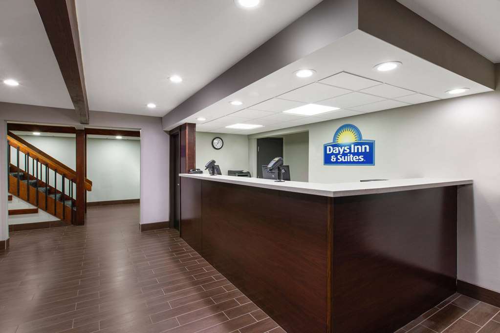 Days Inn & Suites by Wyndham Wisconsin Dells - photo 4