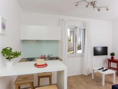 Apartments Villa Karmen One Bedroom Apartment Viktor — 4-Star Luxury Hotel in Dubrovnik, Croatia