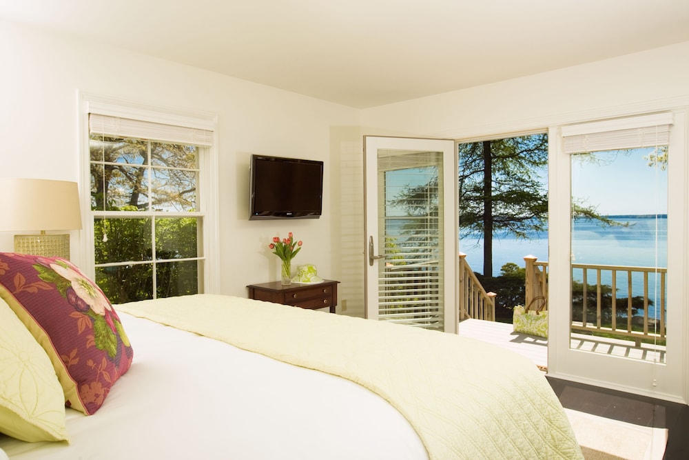 Inn at Sunrise Point - photo 17