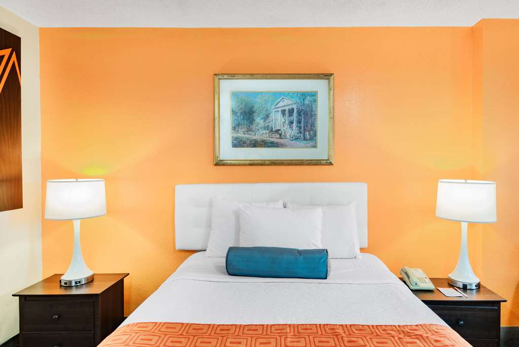 Howard Johnson by Wyndham Staunton - photo 24