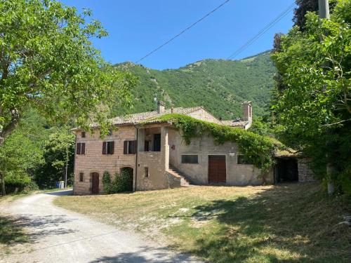 Vivere la natura in Umbria pet-friendly hotel Costacciaro