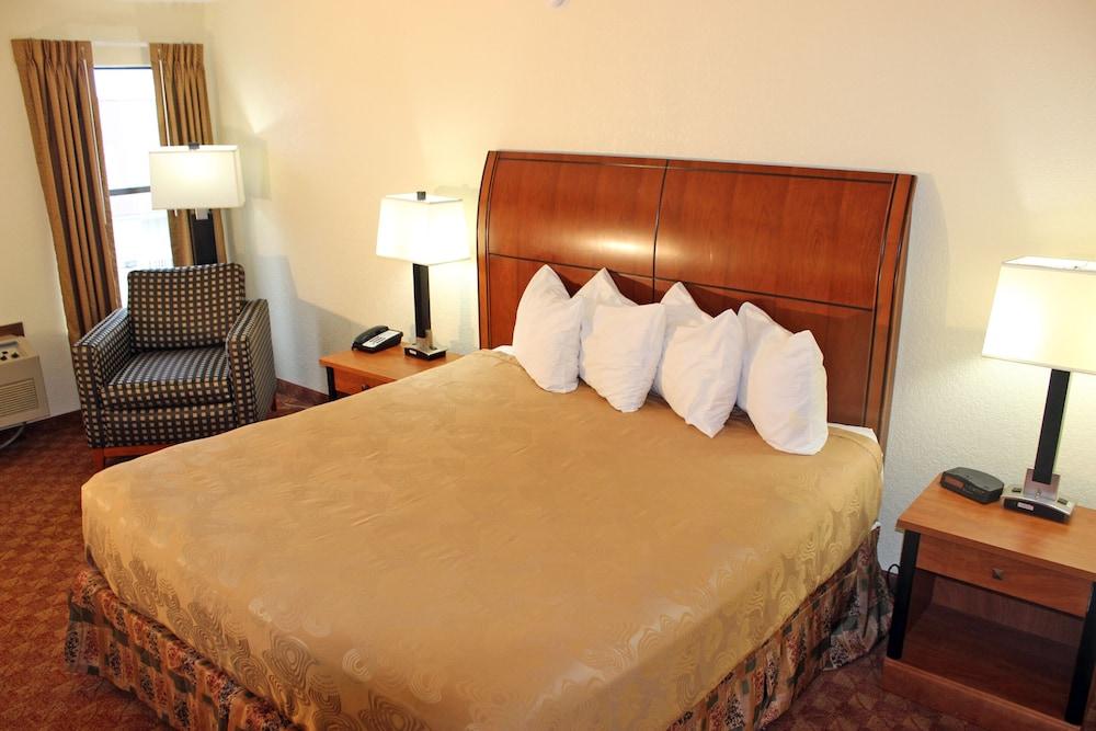 Angel Inn By The Strip - photo 15