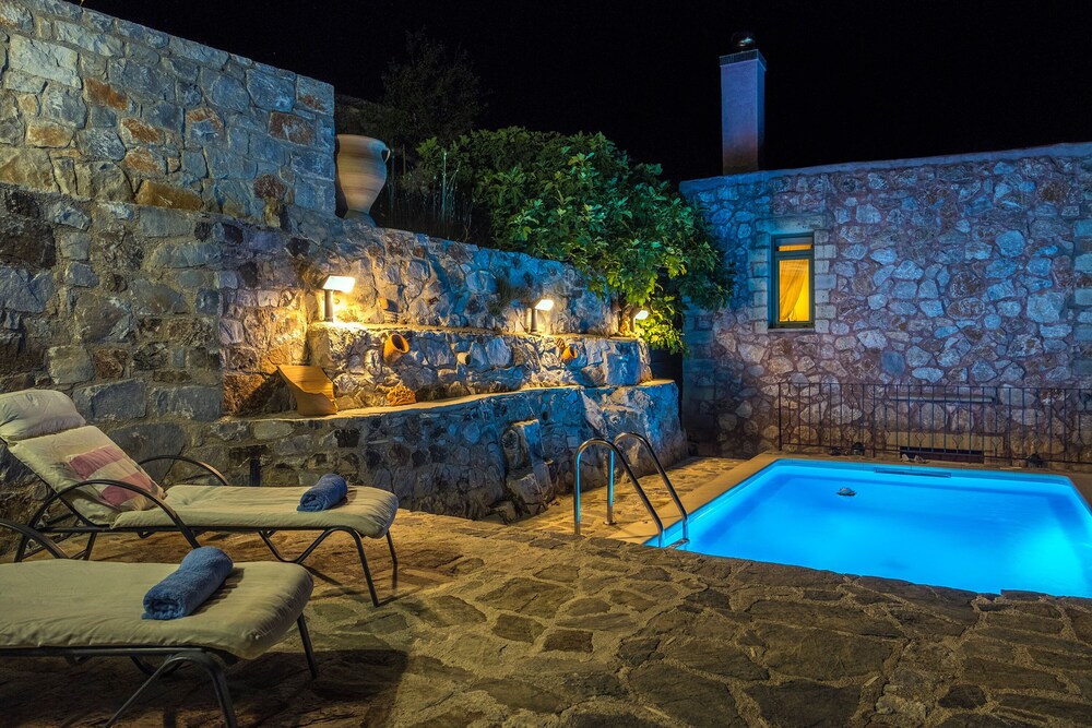 Private Stone villa Pool and Maountain view — Chora Sfakion — photo 3
