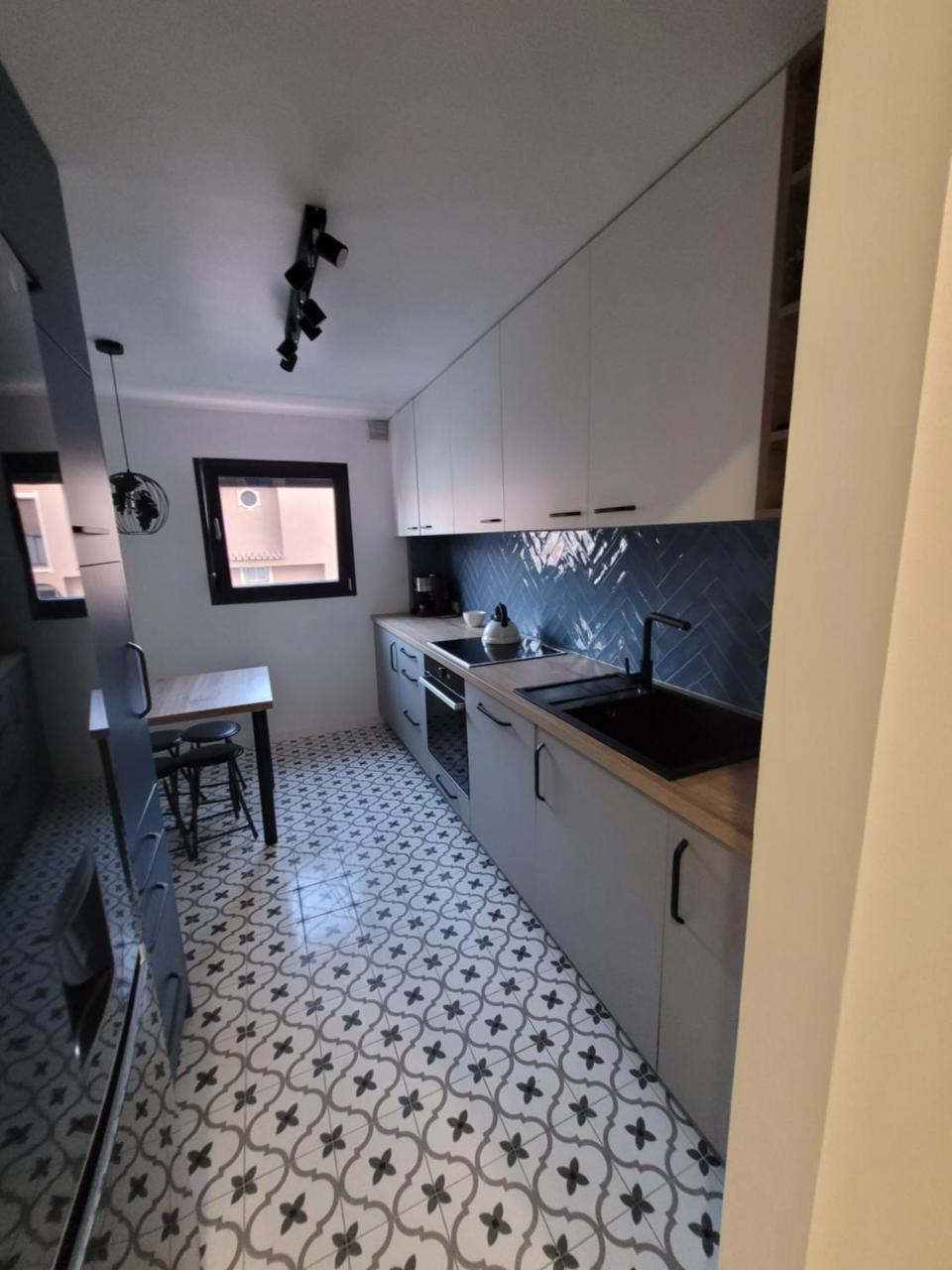 Apartamentos Sabinillas — 4-Star Luxury Hotel in Manilva, Spain