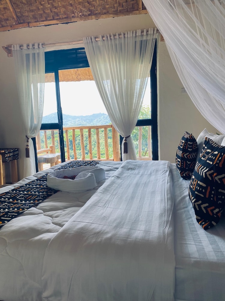 Bwindi Neckview Lodge — 4-Star Luxury Hotel in Bugiri, Republic of Uganda