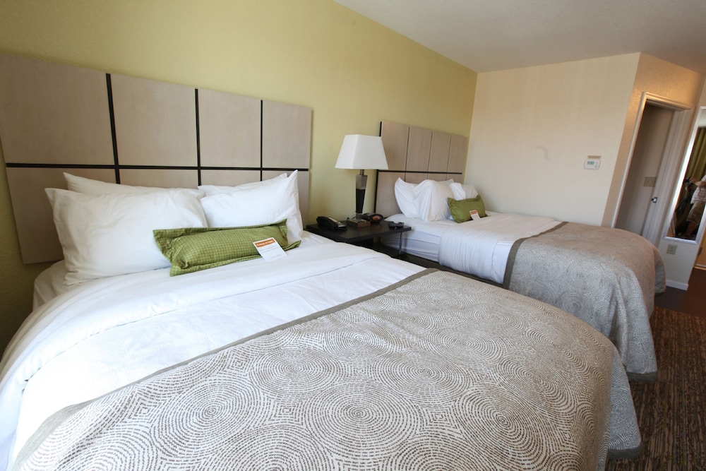 Candlewood Suites St Joseph - photo 7