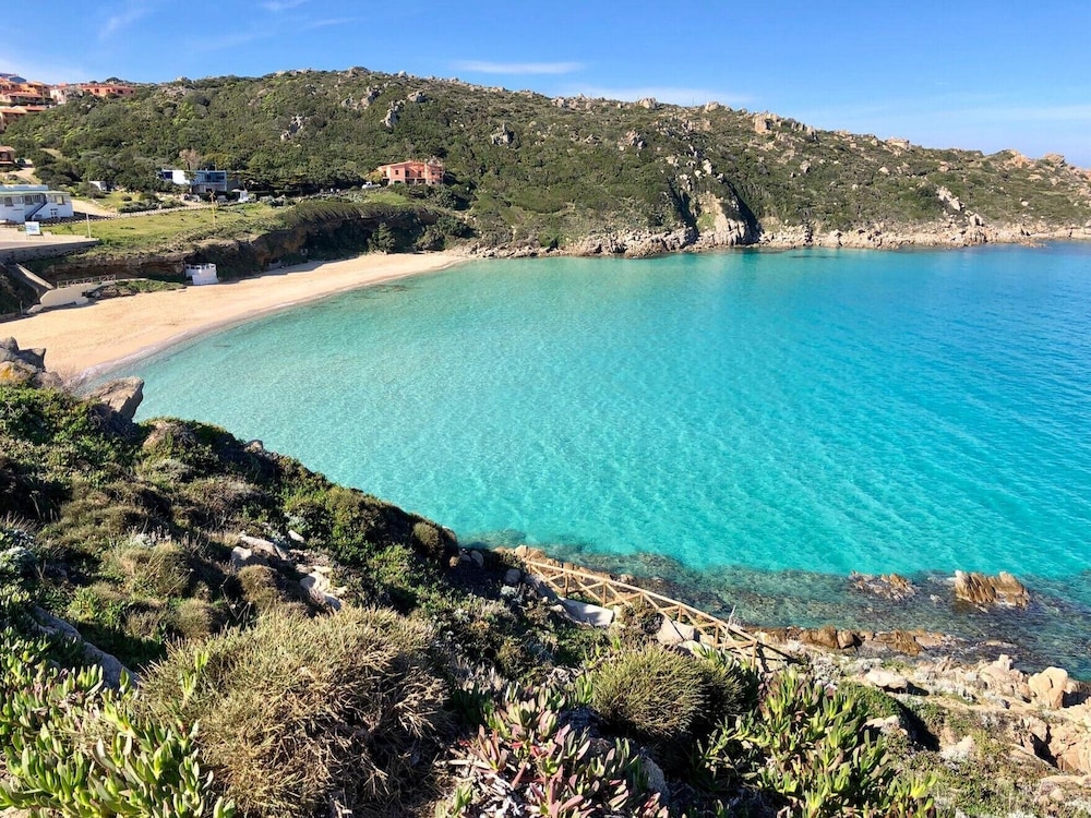 Glorious Residence Le Pavoncelle one Bedroom Sleeps Four Num1454 — 4-Star Luxury Hotel in Santa Teresa Gallura, Italy