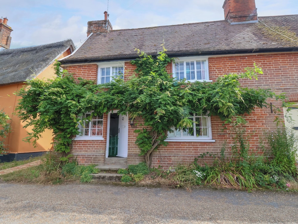 Brook Cottage — 4-Star Luxury Hotel in Saxmundham, United Kingdom