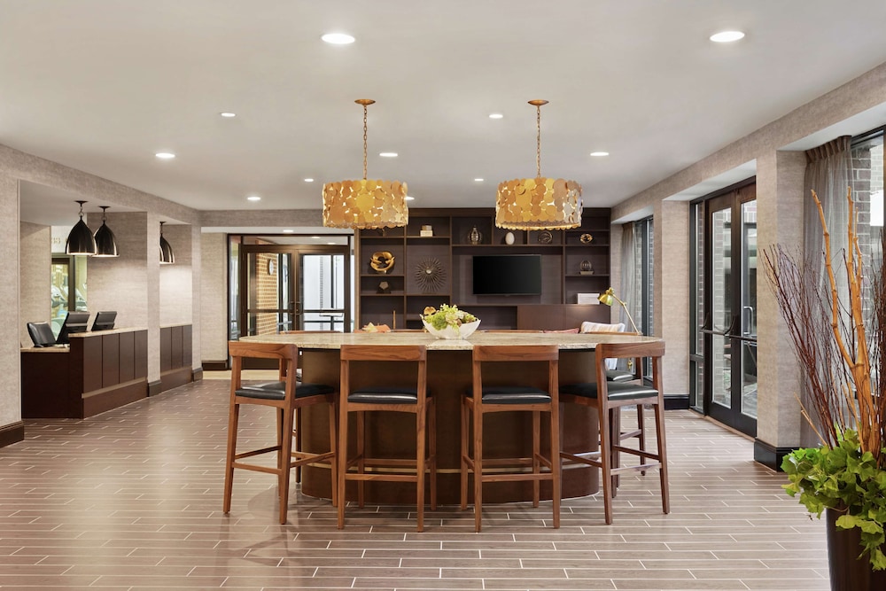 Doubletree by Hilton McLean Tysons - photo 5