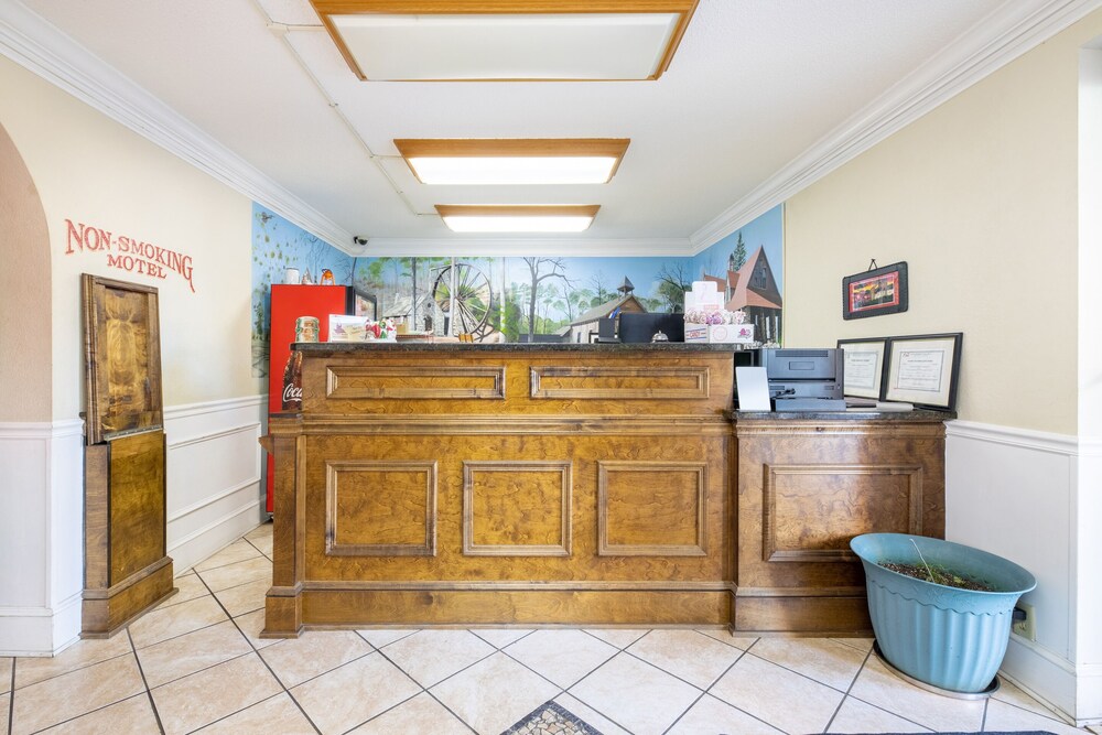 OYO Hotel Rome GA Historic District - photo 4