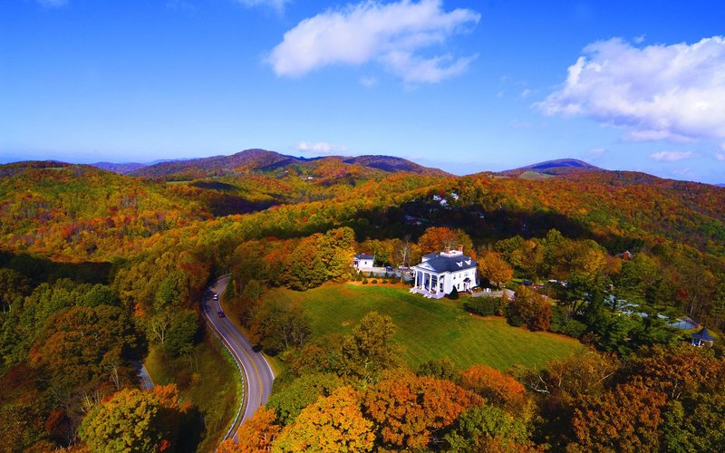 Westglow Resort & Spa in Blowing Rock, United States