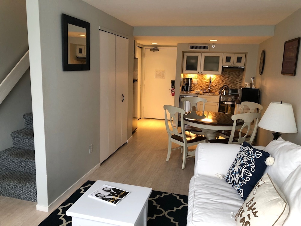 Montauk Manor - photo 35