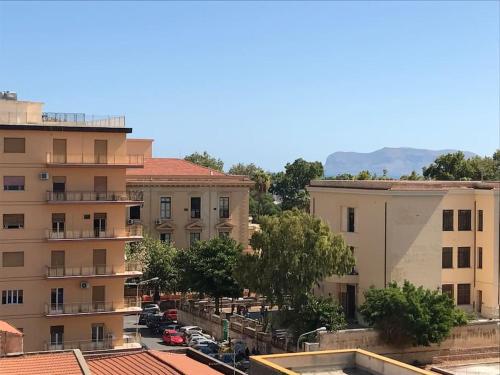 Large flat near Botanical Garden & Central Station — 4-Star Luxury Hotel in Palermo, Italy