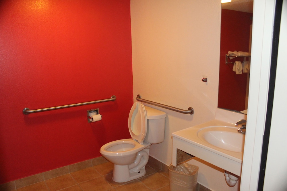 Americas Best Value Inn Fredericksburg N - photo 32
