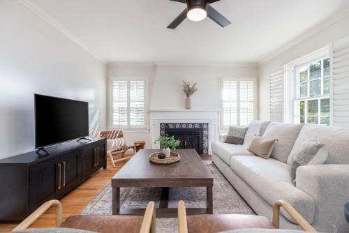 Red Butte River Gem Close To The U Downtown — Salt Lake City
